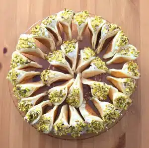 Katayef-mit-Sahne-300×298